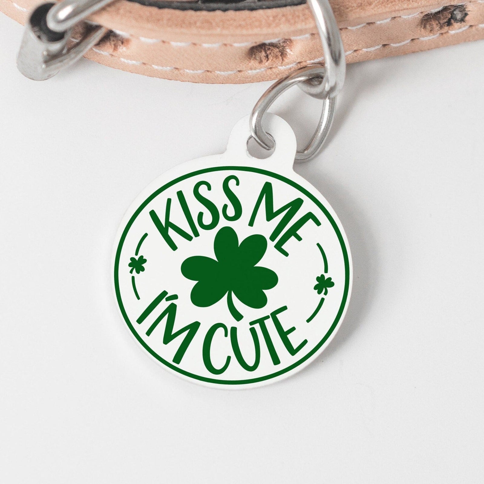 Kiss Me I'm Cute Large Round Personalized Tag - St. Patrick's Day Shamrock Custom Ink Infused Tag - Black Dog Engraving