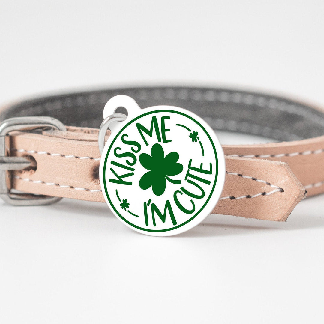 Kiss Me I'm Cute Large Round Personalized Tag - St. Patrick's Day Shamrock Custom Ink Infused Tag - Black Dog Engraving